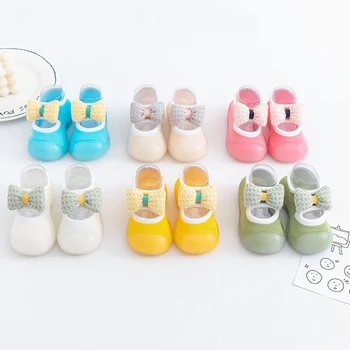 2021 г. Летняя весенняя обувь для маленьких девочек с бантиком, кроссовки для малышей, детская обувь на мягкой резиновой подошве, тапочки
